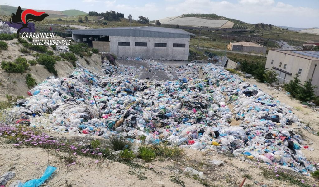 Ravanusa, controlli attività produttive e industriali: sequestrata una discarica (Foto)