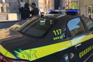 Traffico illecito di gasolio tra Bulgaria e Sicilia: sequestrati un deposito e 8,6 milioni ad Augusta
