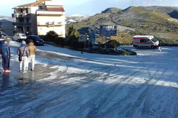 1546714103251.jpg--ambulanza_andava_in_giro_senza_assicurazione (Copy)