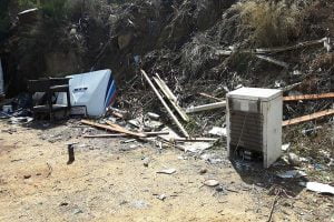 Agrigento, bosco pieno di immondizia: la denuncia dell'Ass. "La Passeggiata degli Dei"