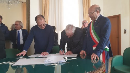 Naro, amministrazione comunale: stabilizzati tutti i precari (Foto) Naro, amministrazione comunale: stabilizzati tutti i precari (Foto)