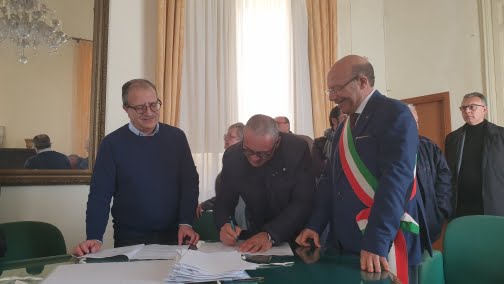 Naro, amministrazione comunale: stabilizzati tutti i precari (Foto) Naro, amministrazione comunale: stabilizzati tutti i precari (Foto)