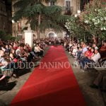 Valguarnera, sfilata di moda dedicata ai bambini: grande pubblico in piazza Lanza