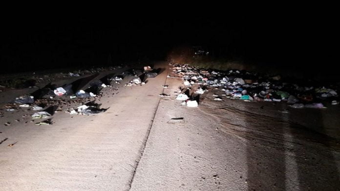 Canicattì, rifiuti in strada in contrada Tre Fontane