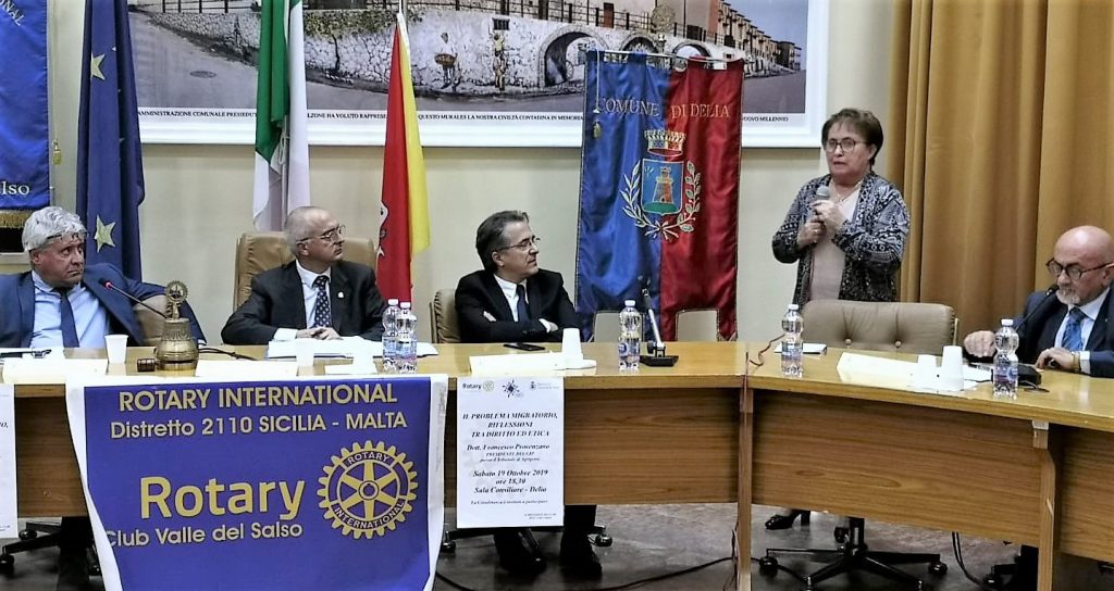 Delia, conferenza su :“Il problema migratorio, riflessioni tra diritto ed etica” (Foto) Delia, conferenza su :“Il problema migratorio, riflessioni tra diritto ed etica” (Foto)
