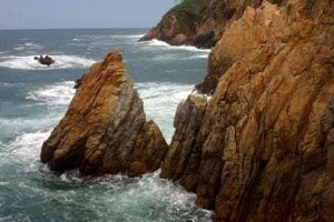 Messina, trovato cadavere decomposto in spiaggia: identificata la salma