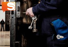 Aggressione a tre agenti di polizia penitenziaria