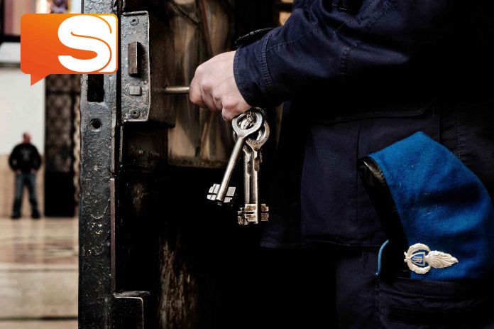 Aggressione in Carcere Detenuto fugge dall'ospedale, arrestato poco dopo dalla polizia.