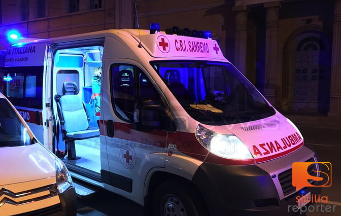 Ambulanza L'ingegnere Franco Magro muore in mare a causa di un infarto.