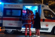 Una neonata è stata ricoverata con lesioni cerebrali gravissime, indaga la polizia.