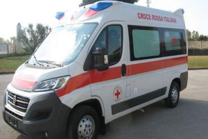 Catania, panico in via Etnea: scooter si schianta contro barriere antiterrorismo