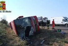 Sicilia, treno travolge autobus: nessun ferito