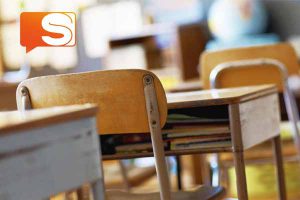 Gela, crolla controsoffitto all'interno di una scuola