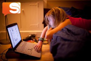 Adescamento di minori su Facebook