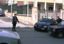 Tenta di corrompere i carabinieri per evitare una multa, arrestato bracciante agricolo