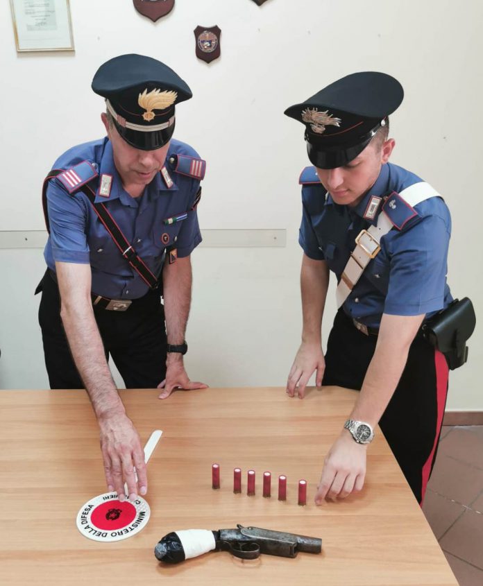 Messina, sequesto fucile a canne mozze