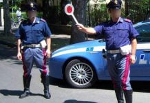 Ragusa, scappano via dopo l’alt della polizia: inseguiti, raggiunti e multati