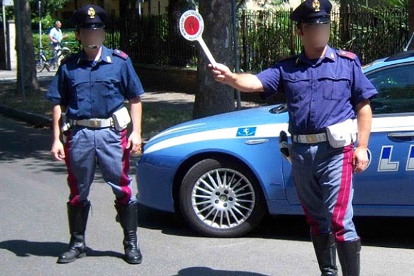 CONTROLLI POLIZIA