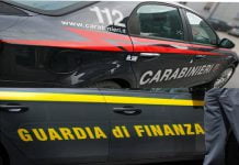 Caltanissetta, nascondino nei palazzi: fuga di spacciatori inseguiti da forze dell’ordine