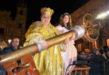 Carnevale di Acireale 2018: Grande festa per il debutto dei carri allegorici (Foto e programma) Carnevale di Acireale, sindaco Barbagallo