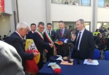 Cerimonia-di-consegna-targa-scuola-di-Ficarazzi