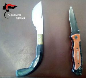 I Carabinieri di Catania, in servizio presso il tribunale, hanno denunciato un uomo che ha tentato di entrare armato all'interno del tribunale di Catania..