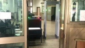 Caltanissetta, entra in tribunale con un coltello in tasca: bloccato dalla vigilanza