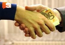 Offrire 100 euro al poliziotto non è corruzione