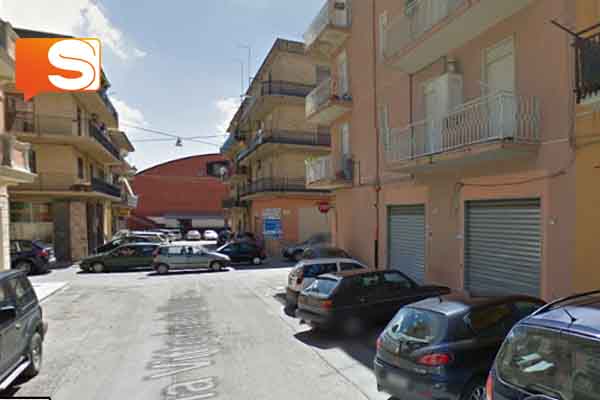 Crollo calcinacci in via De Sica Crollo calcinacci in via De Sica