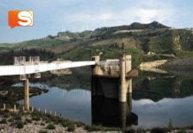 Funerali operai morti diga Furore a Naro