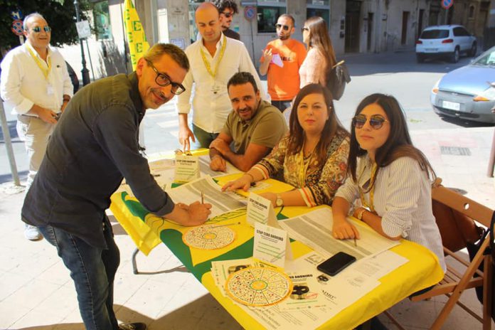 Canicattì,Firma petizione,Eat Original. Stop al cibo anonimo