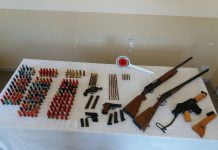 Naro, blitz in un’abitazione: 80enne incensurato deteneva una mitraglietta, pistole e 300 cartucce