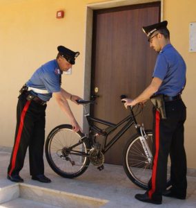 Moto e bici rubate trovate allo Zen di Palermo