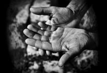 Modica, “Mani di questa Terra”, scatti di Caccamo in mostra alla Fondazione Grimaldi