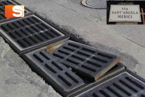 Griglia pericolosa in via Vittorio Emanuele a Canicattì