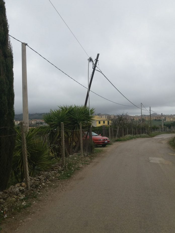 Cavi telecom tranciati in contrada Calici a Canicattì