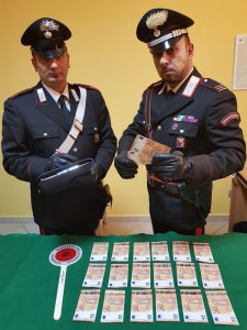 Palermo, spacciava banconote false: arrestato un venditore ambulante