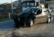 Canicattì, auto contro camion