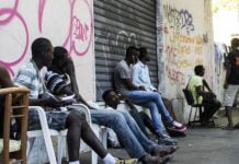 Centro immigrati a Campobello di Licata, la protesta dei residenti