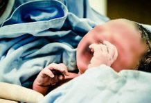 Gangi, giovane mamma partorisce in ambulanza