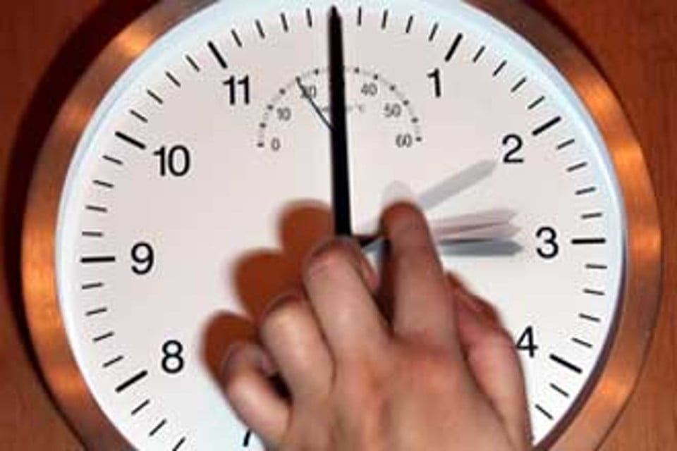 Siamo In Ora Legale O Solare Domenica ritorna l'ora solare: lancette indietro di un'ora
