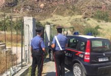 Vulcano, Sicilia, i carabinieri denunciano diciotto persone per abusivismo edilizio.