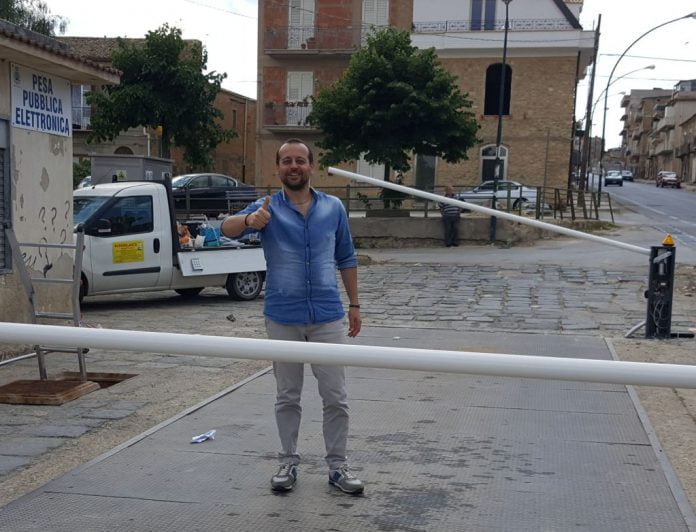 Barriere elettroniche alla pesa pubblica di Delia.