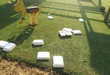 Incivili al parco giochi di via della Costituzione