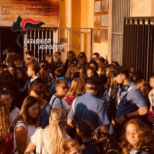 Scuole sicure, controlli antidroga Scuole sicure, controlli antidroga