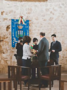Naro,coppia di newyorkesi ha rinnovato la promessa matrimoniale davanti al Sindaco (Foto)