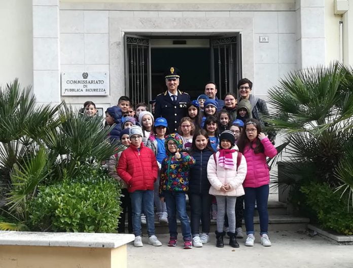 Canicattì, visita allunni commissariato di P.S.