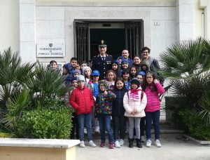 Canicattì, progetto legalità: gli alunni della Rapisardi in visita al Commisariato di P.S. (Foto)