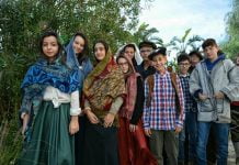 Capaci, studenti realizzano presepe vivente con le scene degli antichi mestieri L’Associazione BCsicilia sede di Isola delle Femmine insieme all’Istituto Comprensivo Biagio Siciliano di Capaci presenta “Un percorso magico tra l’atmosfera natalizia del concerto di Natale e gli antichi mestieri”