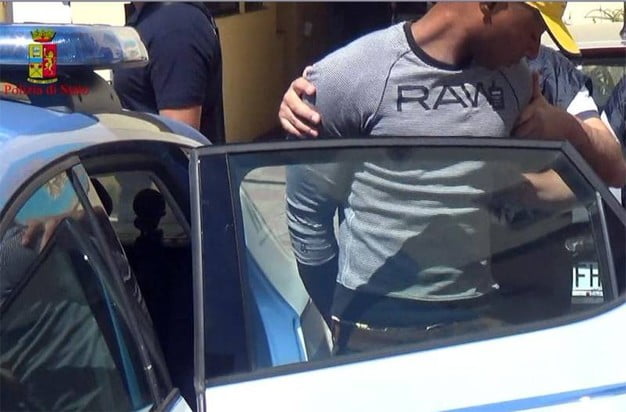 Rambo migranti Accusato di tortura ai migranti: alla sbarra degli imputati ecco “Rambo”